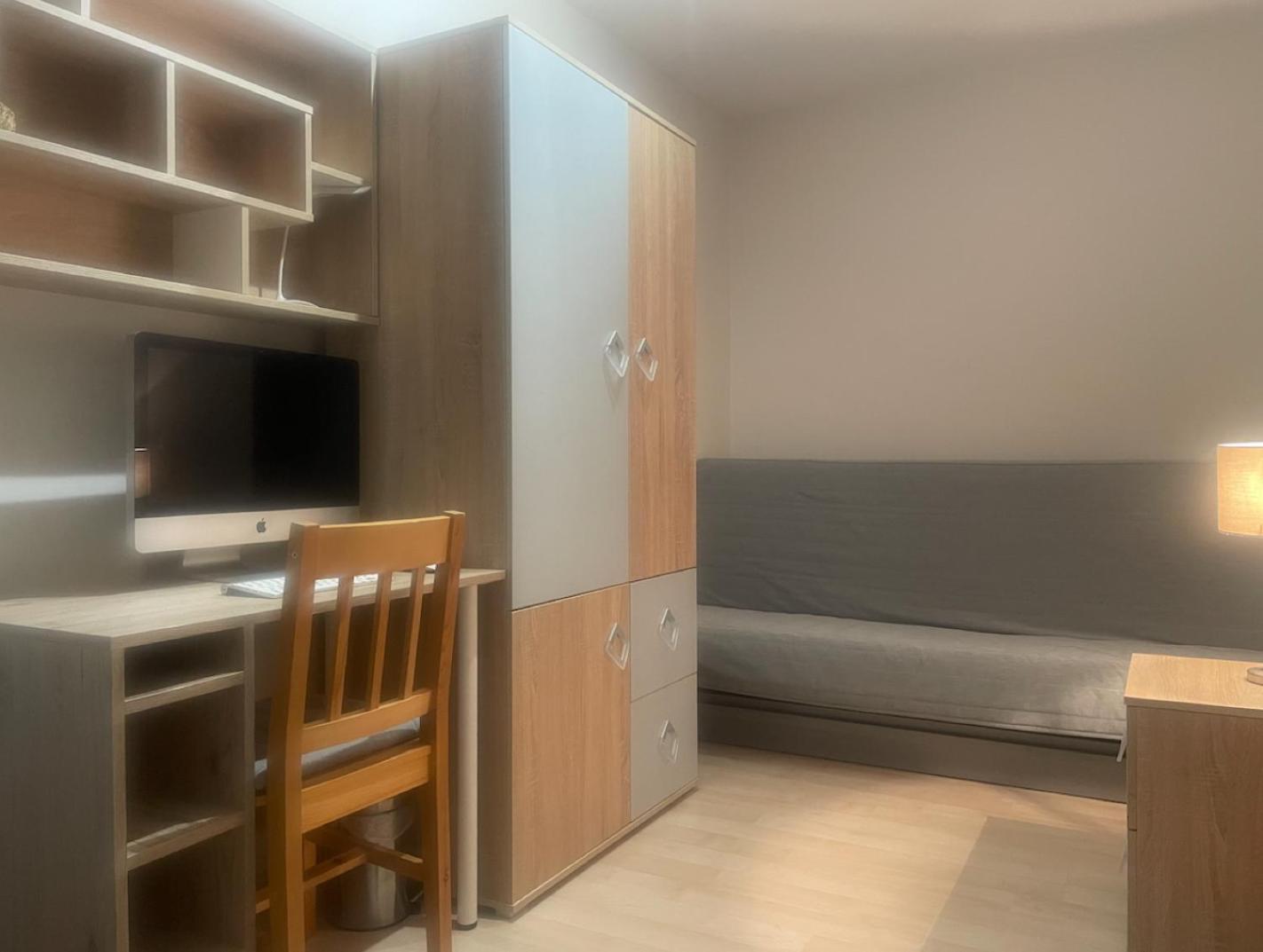 Room, комната, Miedzy Airport Wro A Centrum Apartment Breslau